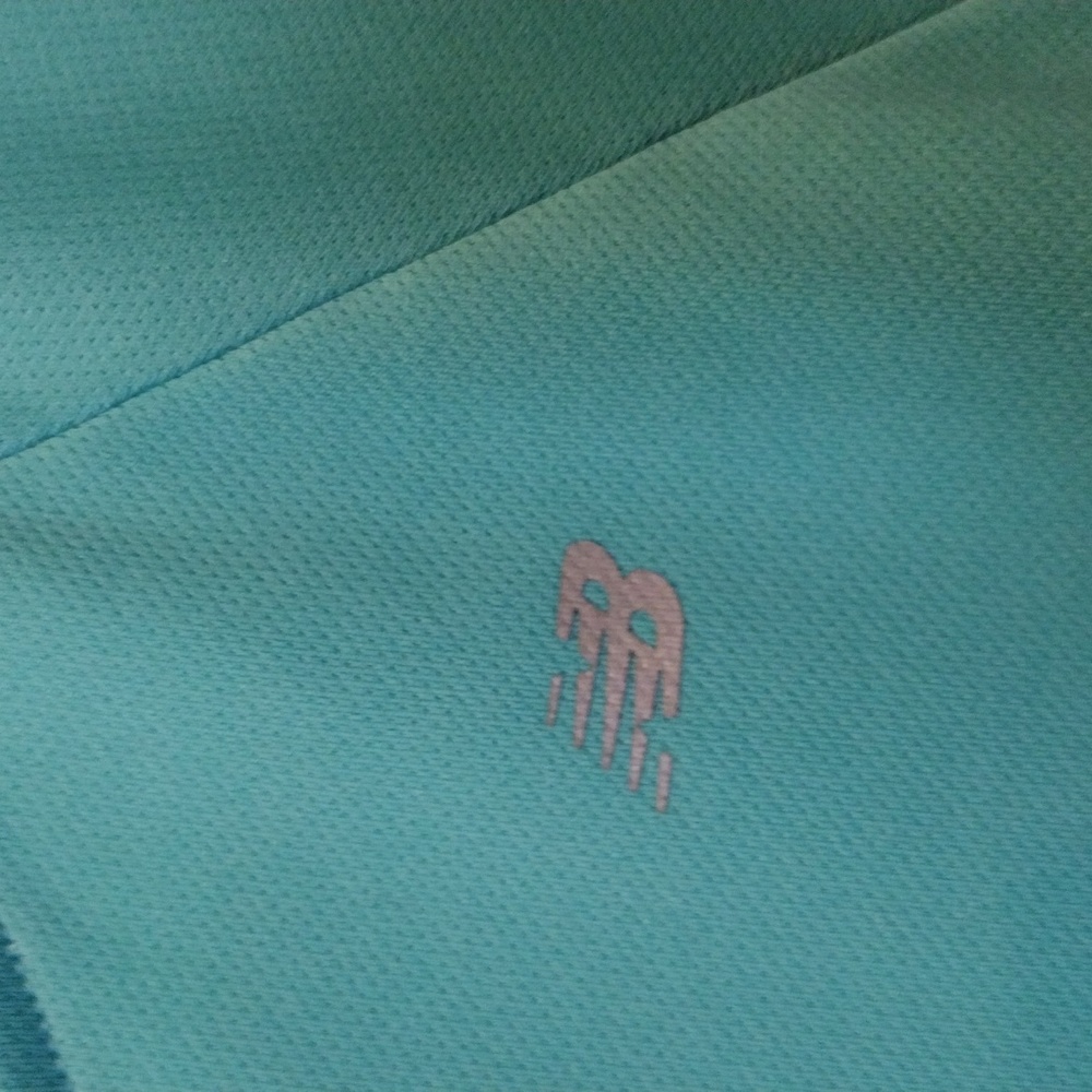 New Balance t-shirt. - Picture 3 of 14